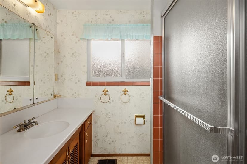 Property photo for 8619 Maple Lane, Edmonds photo 18