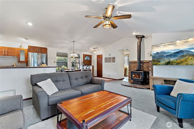 Property photo for 22057 SE 267th Street, Maple Valley photo 3