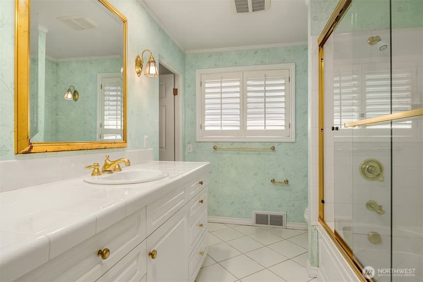 Property photo for 1425 Broadmoor Drive E, Seattle photo 15