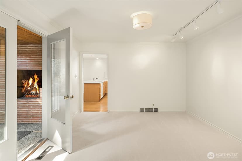 Property photo for 1425 Broadmoor Drive E, Seattle photo 12
