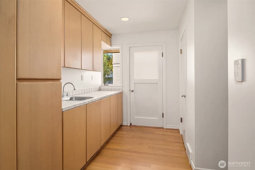 Property photo for 1425 Broadmoor Drive E, Seattle photo 20