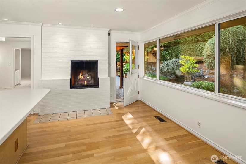 Property photo for 1425 Broadmoor Drive E, Seattle photo 9