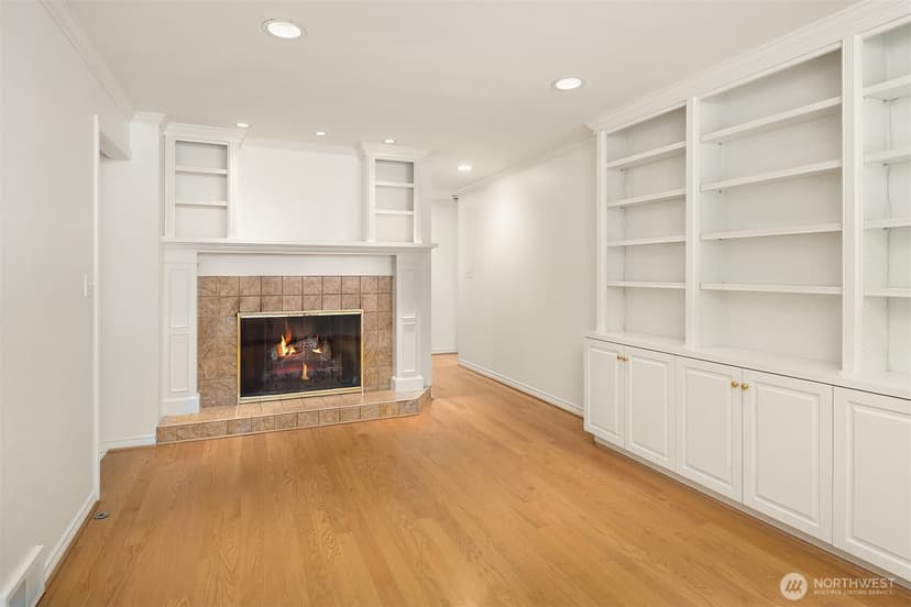 Property photo for 1425 Broadmoor Drive E, Seattle photo 10