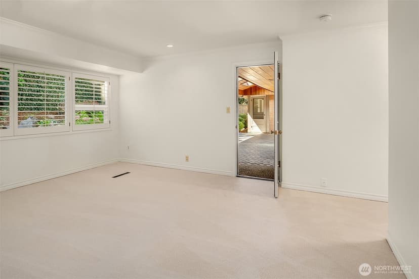 Property photo for 1425 Broadmoor Drive E, Seattle photo 14