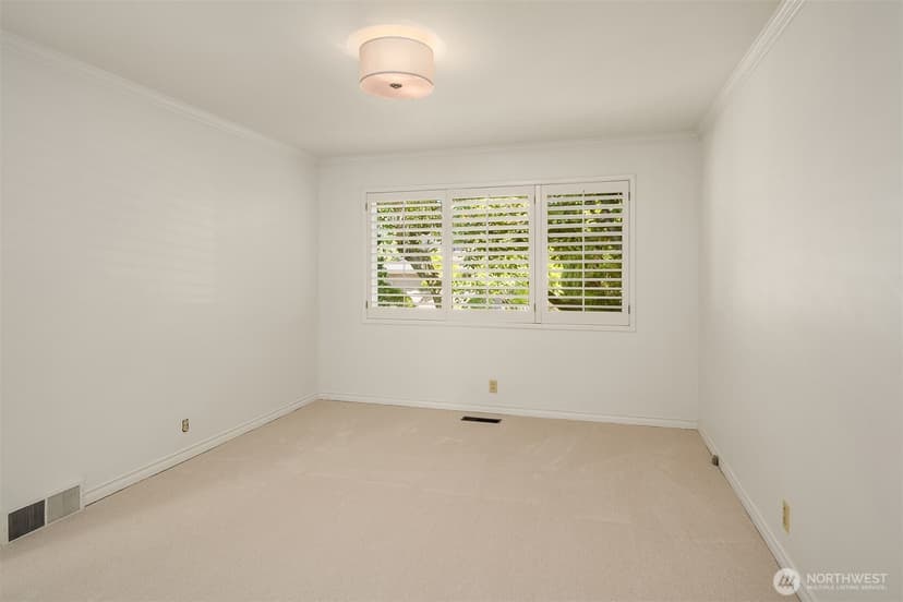 Property photo for 1425 Broadmoor Drive E, Seattle photo 16
