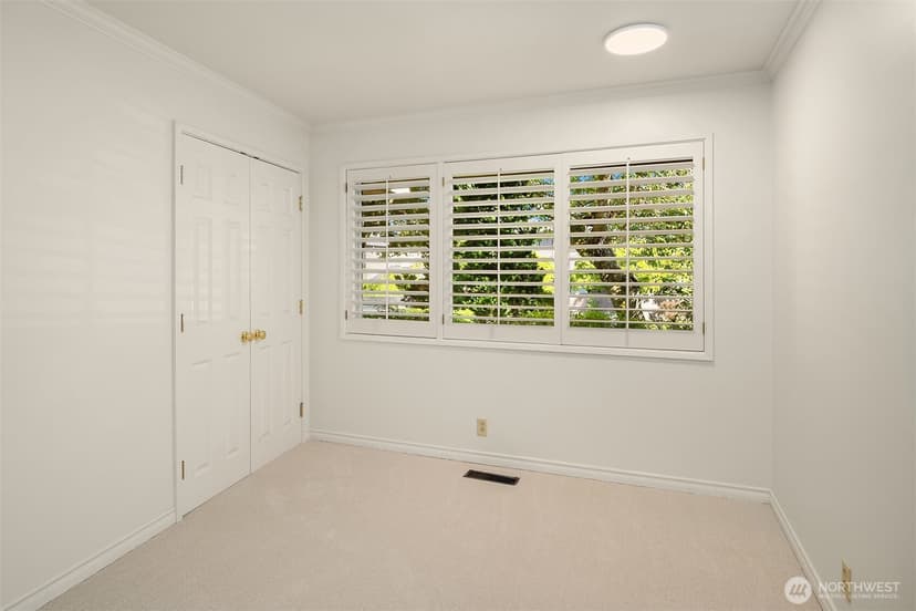 Property photo for 1425 Broadmoor Drive E, Seattle photo 19