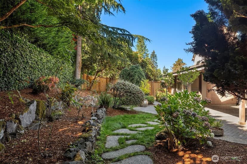 Property photo for 1425 Broadmoor Drive E, Seattle photo 23