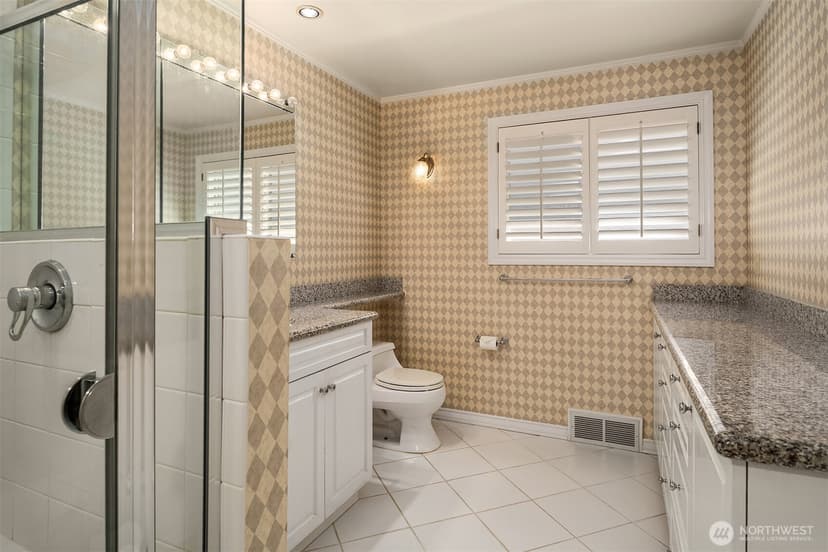 Property photo for 1425 Broadmoor Drive E, Seattle photo 18