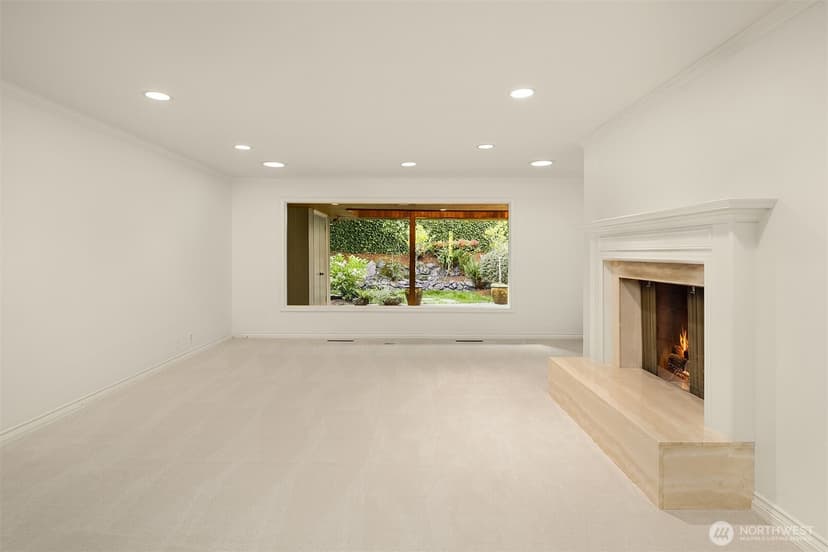 Property photo for 1425 Broadmoor Drive E, Seattle photo 4
