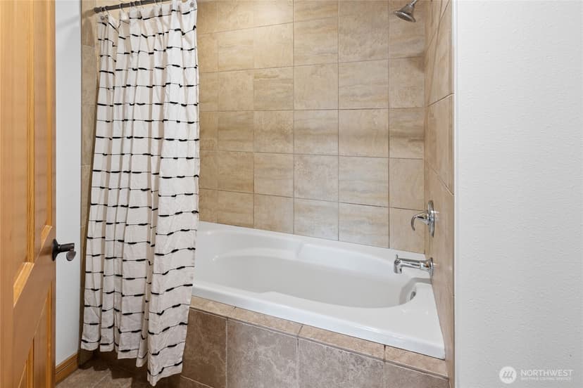 Property photo for 114 Jacolet Lane NW, Bainbridge Island photo 26