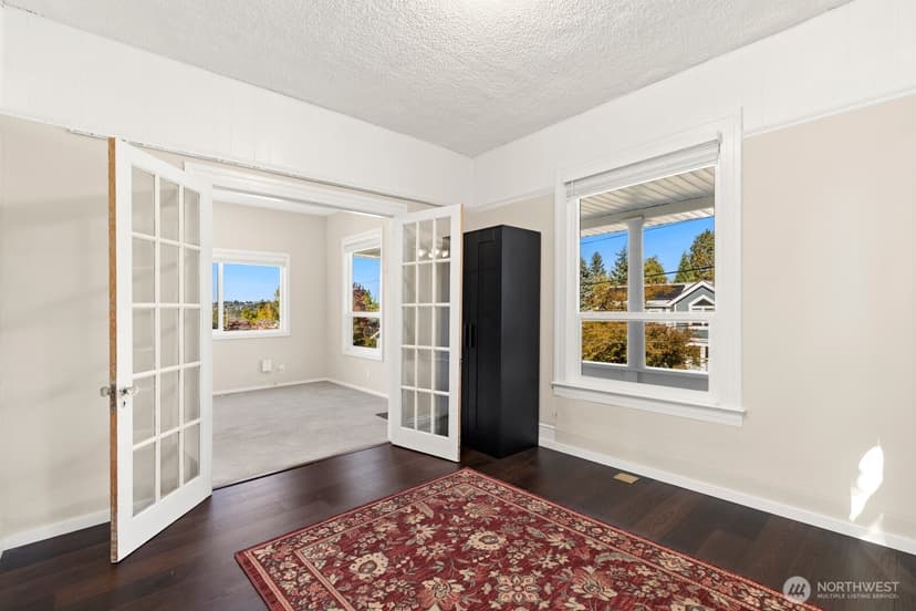 Property photo for 5563 Kenwood Place N, Seattle photo 15