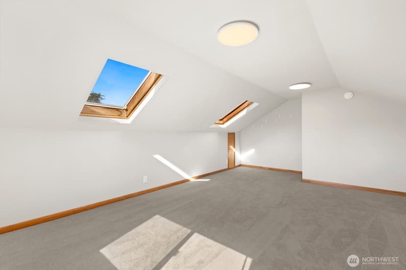 Property photo for 5563 Kenwood Place N, Seattle photo 21