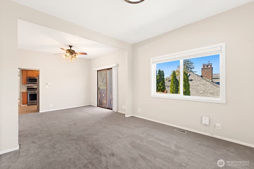 Property photo for 5563 Kenwood Place N, Seattle photo 8