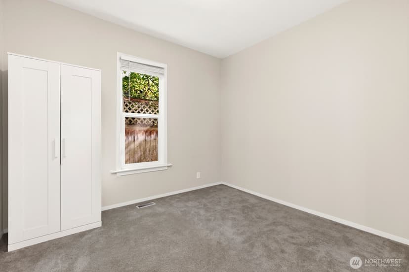 Property photo for 5563 Kenwood Place N, Seattle photo 18