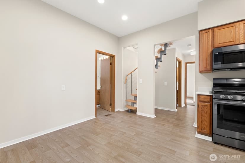 Property photo for 5563 Kenwood Place N, Seattle photo 10
