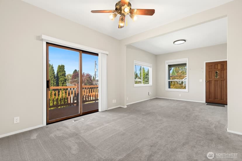 Property photo for 5563 Kenwood Place N, Seattle photo 5