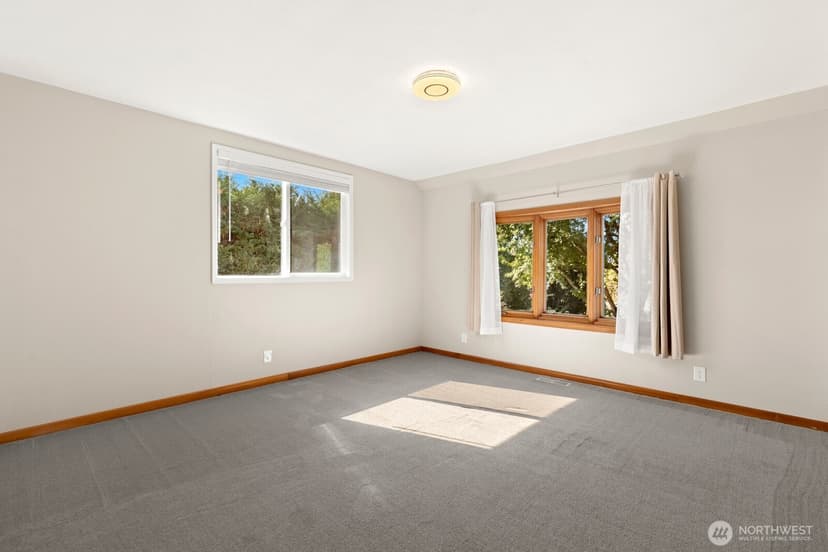 Property photo for 5563 Kenwood Place N, Seattle photo 16