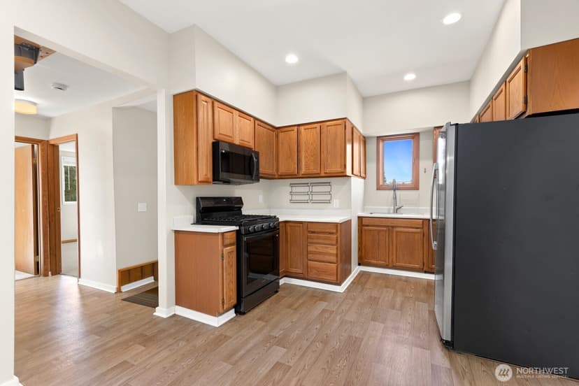 Property photo for 5563 Kenwood Place N, Seattle photo 13
