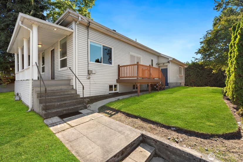 Property photo for 5563 Kenwood Place N, Seattle photo 28