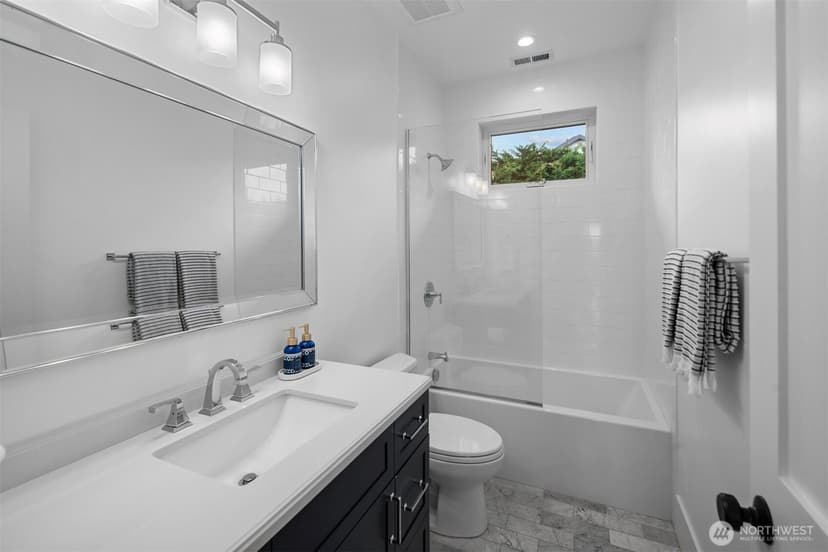 Property photo for 6539 53rd Avenue NE, Seattle photo 29