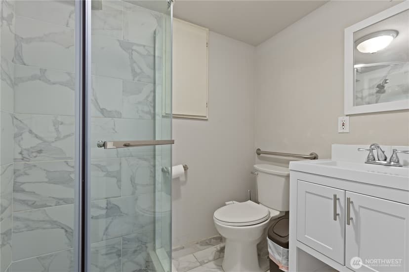 Property photo for 4812 Aurora Avenue N, Seattle photo 32