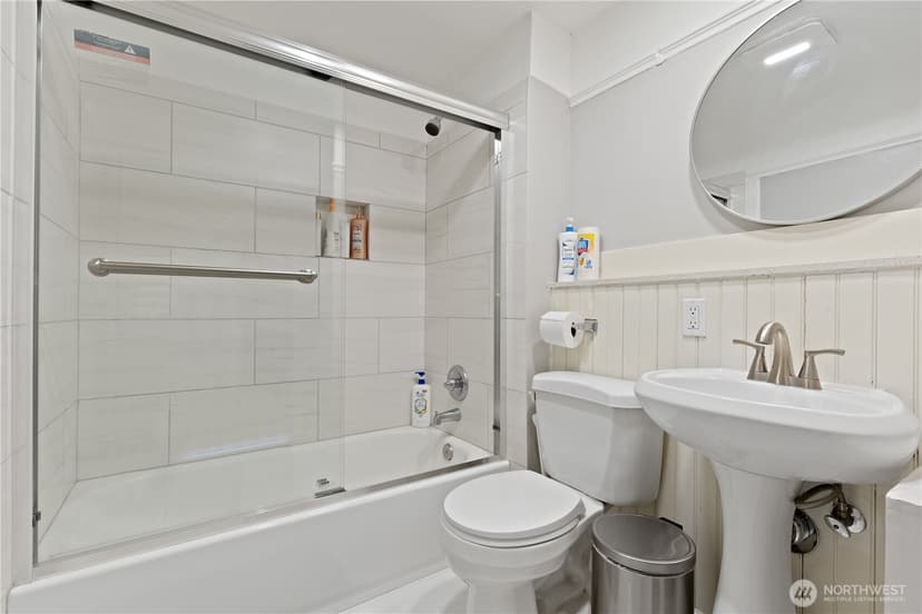 Property photo for 4812 Aurora Avenue N, Seattle photo 25