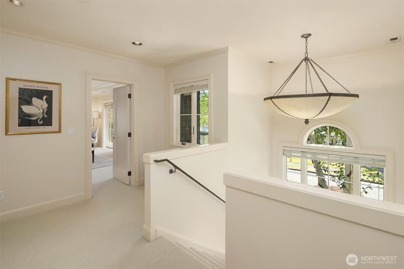 Property photo for 5506 NE Penrith Road, Seattle photo 19