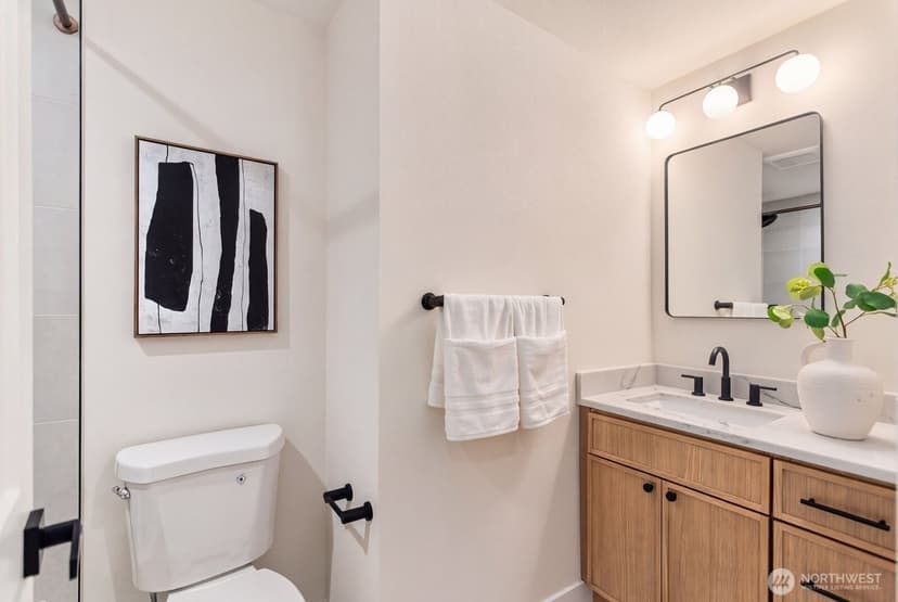 Property photo for 5817 56th Avenue NE, Seattle photo 24