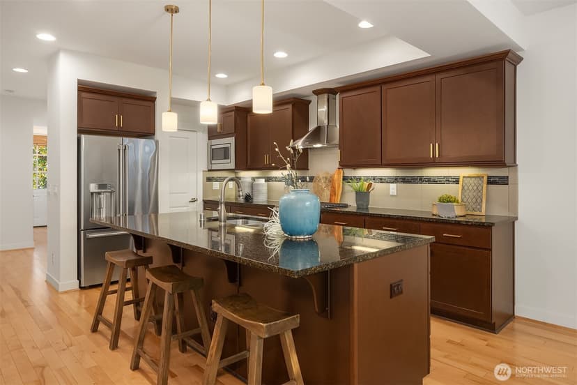 Property photo for 1703 NE Falls Drive, Issaquah photo 10