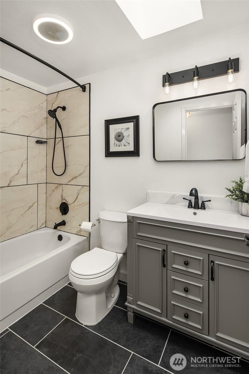 Property photo for 2623 124th Place NE, Bellevue photo 15