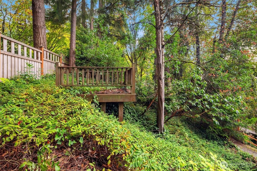 Property photo for 2623 124th Place NE, Bellevue photo 26