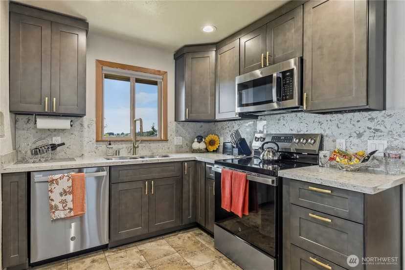Property photo for 2040 Browns Point Boulevard, Tacoma photo 13