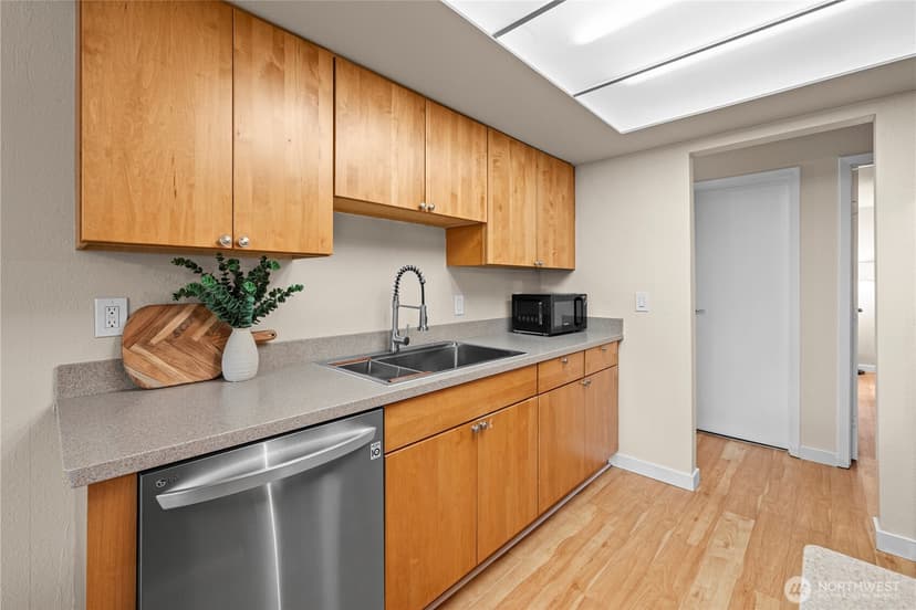 Property photo for 15214 NE 8th Street #G8, Bellevue photo 11