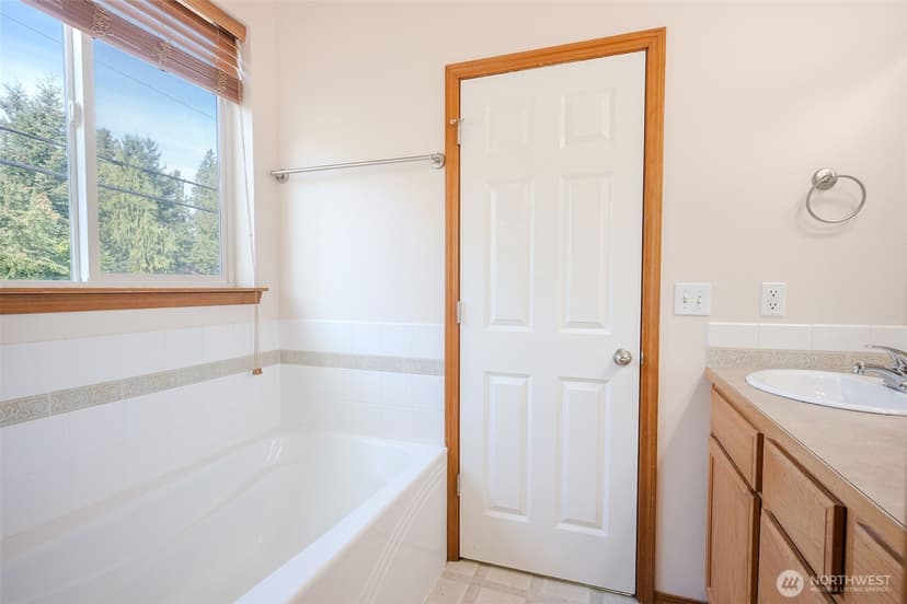 Property photo for 12721 51st Avenue SE, Everett photo 18