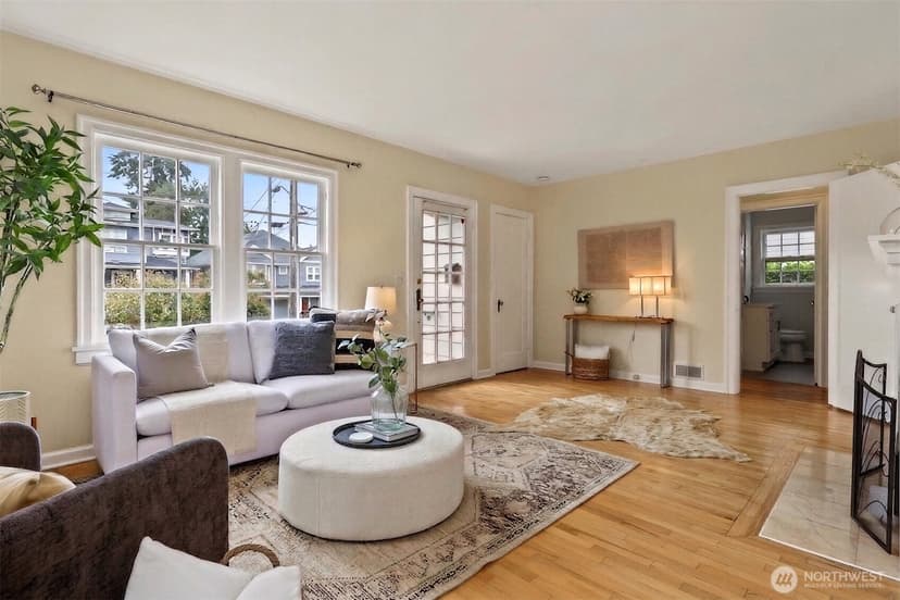 Property photo for 5510 43rd Avenue NE, Seattle photo 8
