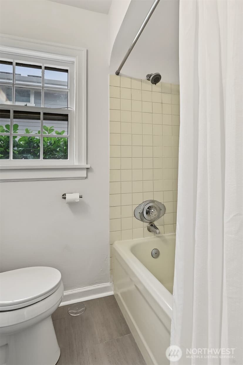 Property photo for 5510 43rd Avenue NE, Seattle photo 23