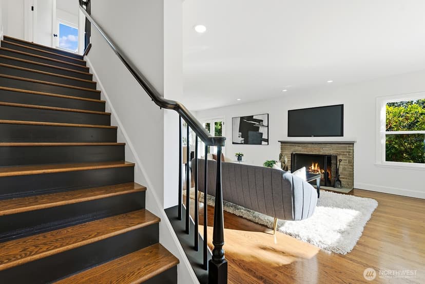 Property photo for 6202 Ravenna Avenue NE, Seattle photo 3