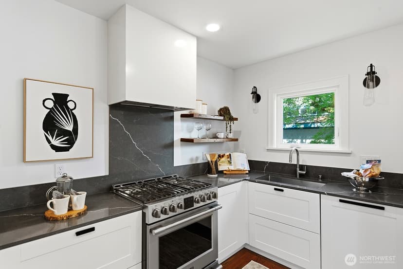 Property photo for 6202 Ravenna Avenue NE, Seattle photo 12