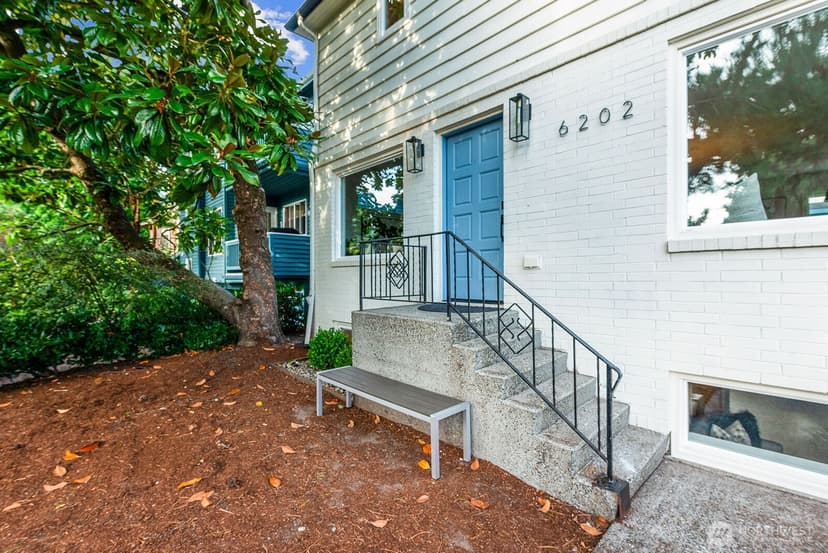 Property photo for 6202 Ravenna Avenue NE, Seattle photo 2