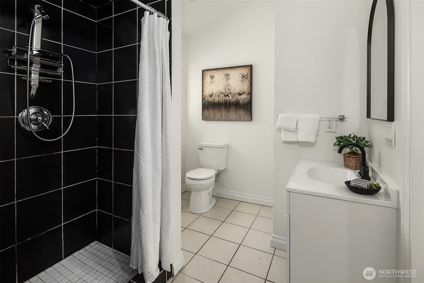 Property photo for 10218 Aqua Way S, Seattle photo 18
