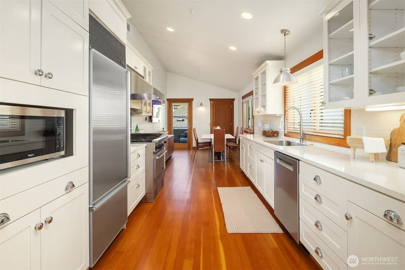 Property photo for 2422 NW 58th Street #301, Seattle photo 9