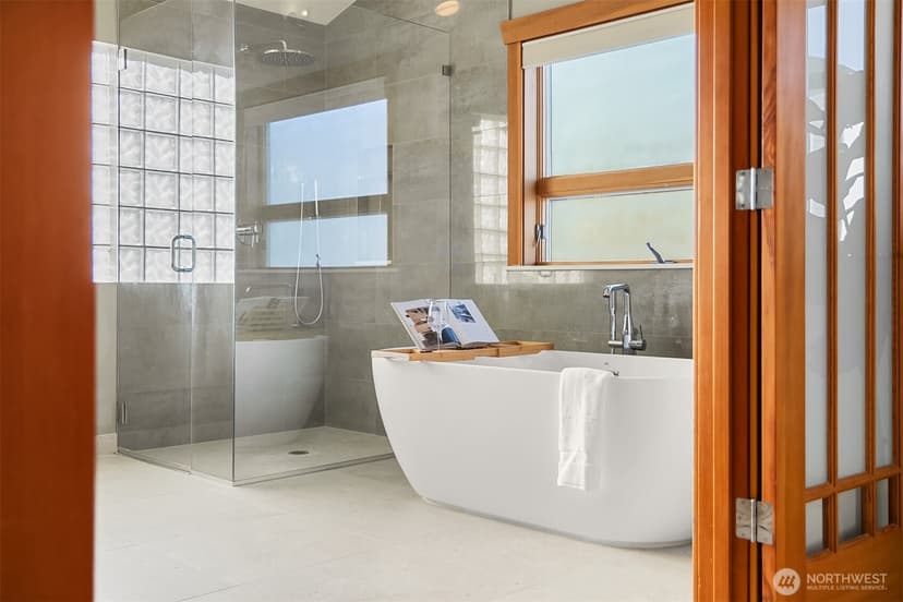 Property photo for 2422 NW 58th Street #301, Seattle photo 16