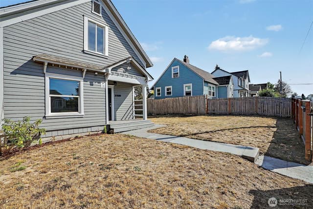 Property photo for 3585 E Spokane Street, Tacoma photo 2