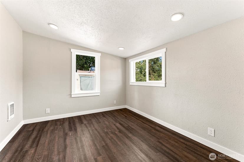 Property photo for 1435 Garrison Avenue, Port Orchard photo 15