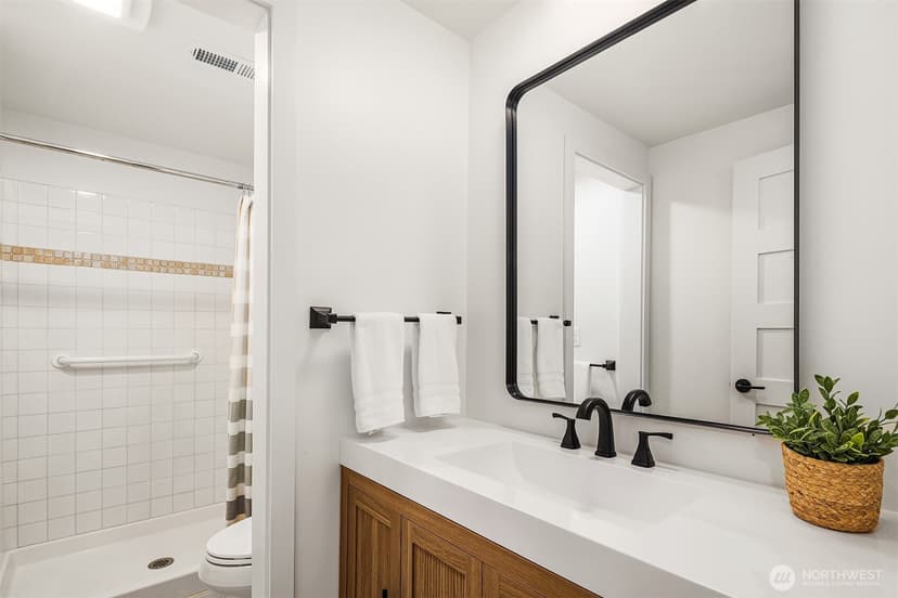 Property photo for 14265 92nd Place NE, Kirkland photo 25