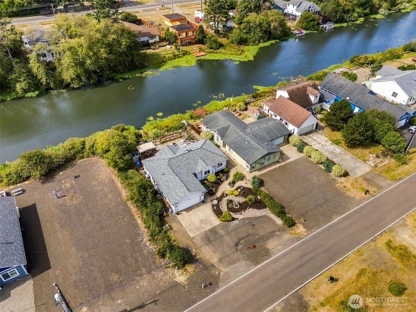 Property photo for 365 Canal Drive NE, Ocean Shores photo 25