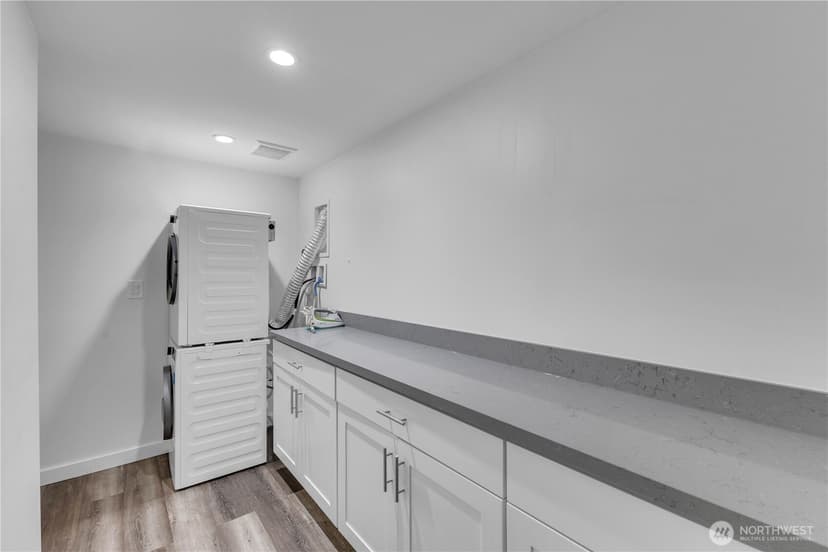 Property photo for 250 NE 50th Street, Seattle photo 37