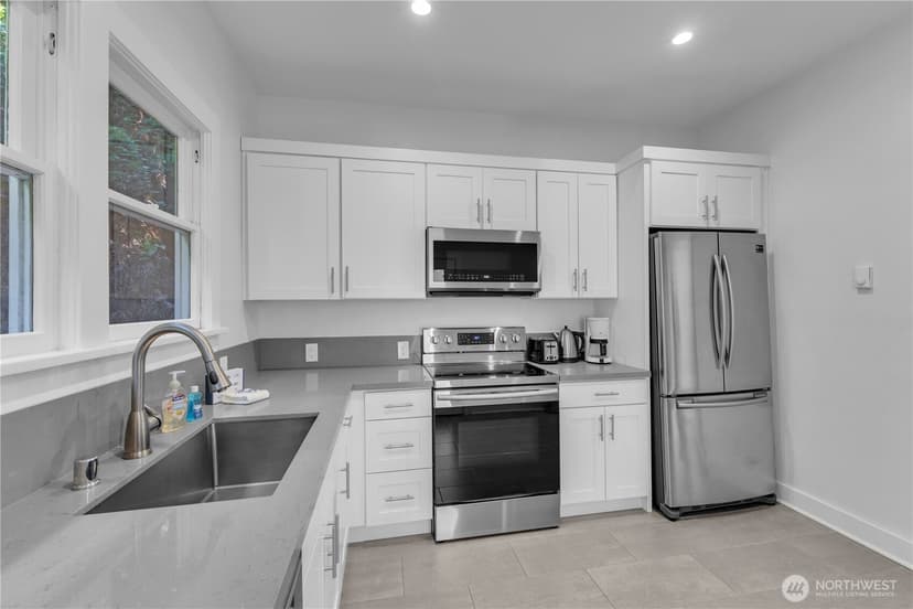 Property photo for 250 NE 50th Street, Seattle photo 18