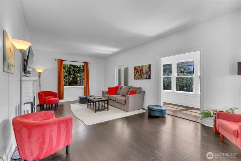 Property photo for 250 NE 50th Street, Seattle photo 6