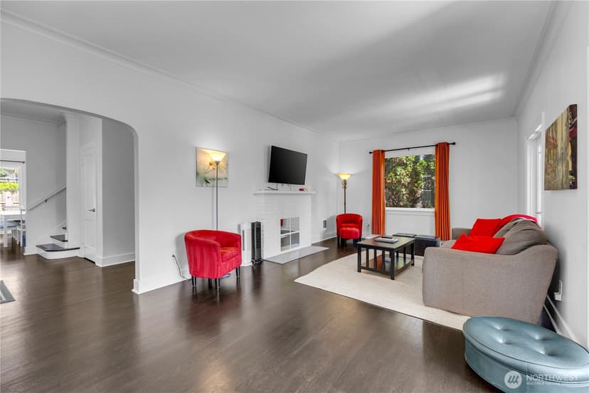 Property photo for 250 NE 50th Street, Seattle photo 7